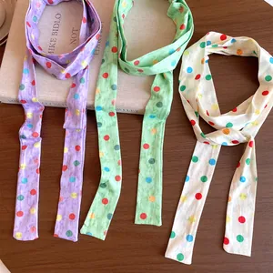 Set van drie kleurrijke polkadot polyester sjaals als modieuze halsaccessoires voor dames
