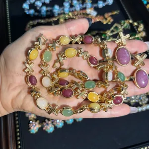 Parure collier et boucles d'oreilles dorés vintage avec pierres ovales en acrylique