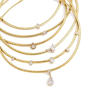Luxus-Halskette aus Gold-Titanstahl mit elastischer Federkette und Zirkonia-Steinen