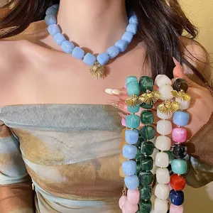 Western Resin Square Beaded Heart Pendant Necklace Niche Design Clavicle Chain Alloy Geometric Sunburst Heart Necklaces For Women