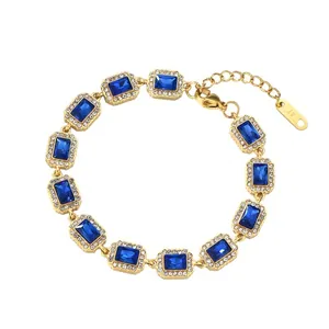 Elegantes vergoldetes Edelstahlarmband mit blauen Zirkonia und funkelnder Halo-Fassung