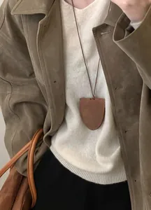 Collier pendentif en cuir marron vintage, chaîne de pull élégante ou support de lunettes