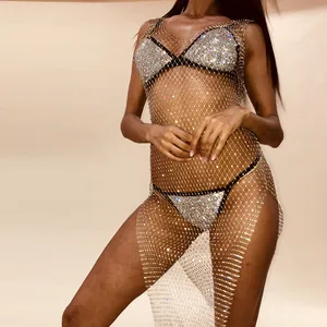 Glinsterende strass mesh jurk met diepe V-hals en uitgesneden ontwerp voor zomerse mode