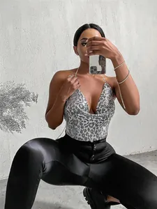 Top a fascia sexy con paillettes leopardate argento e schiena scoperta