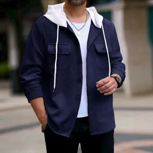 Veste à capuche jacquard bleu marine pour hommes avec capuche blanche contrastée