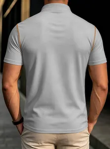 Rückansicht eines grauen Herren-Polo-Shirts aus schnelltrocknendem Stoff mit Nähten