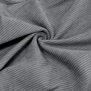 Makro-Texturdetails von hochwertigem grauem Cordstoff für lässige Sporthosen