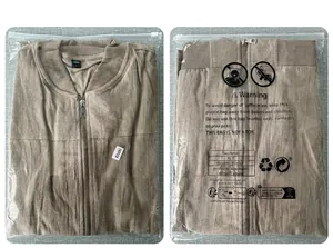 Verpackungsansicht der lässigen khakifarbenen Herren-Baumwolljacke mit Reißverschluss