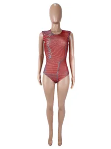 Vue détaillée de face d'un body en maille imprimé sans manches sur mannequin complet