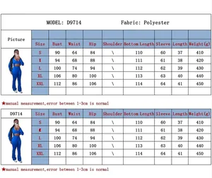 Tabella taglie dettagliata per il set sportivo blu a tre pezzi con misure precise.