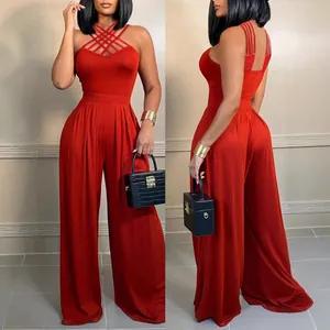 Sexueller roter Jumpsuit mit überkreuzten Trägern und weitem Bein, Vorder- und Rückansicht