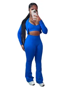 Completo sportivo blu da donna in tre pezzi con giacca, leggings e comodo top corto