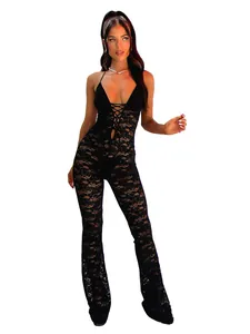 Sexy schwarzer Spitzen-Jumpsuit, rückenfrei und transparent mit ausgestelltem Beinabschluss