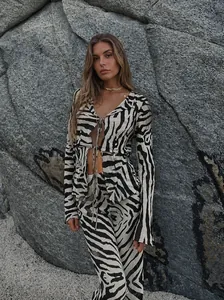 Modisches Zebra-Print-Set aus Netzstoff mit Langarm-Top und Hose mit Schnürdetail