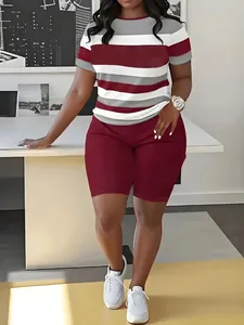 Conjunto de dos piezas para mujer con camiseta de rayas y pantalones cortos lisos, chic