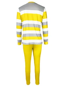 Vue arrière d'un ensemble pour femme avec haut à rayures jaune-gris et legging uni