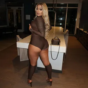 Sexy braunes vierteiliges Mesh-Set mit langärmligem Oberteil, Shorts und Stulpen