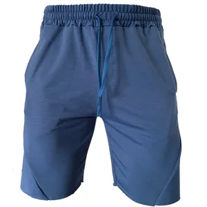 Detailansicht blaue Herren-Sportshorts mit elastischem Kordelzugbund und Seitentaschen
