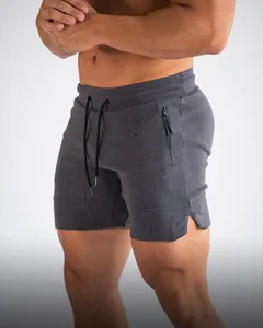 Detailansicht der Sporthose mit feuchtigkeitsableitendem Stoff und Reißverschlusstasche