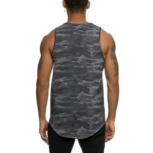 Heren sneldrogende camouflage sporttanktop voor fitness, achteraanzicht volledig getoond