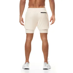 Vista trasera de pantalones cortos de running 2 en 1 transpirables para hombre