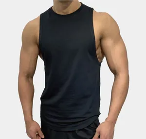 Schwarzes Muskel-Tanktop für Herren, ideal für das Fitnessstudio und Sporttraining.