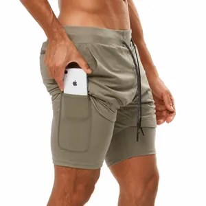 Pantalones cortos deportivos de doble capa para hombre con bolsillo para teléfono