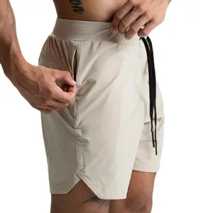 Professionelle khakifarbene, schnelltrocknende Web-Sportshorts für Herren zum Laufen