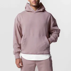 Ensemble de survêtement en coton mauve pour hommes avec sweat à capuche et pantalon assorti.
