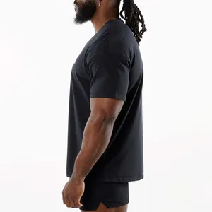 Men's athletic black crew neck short sleeve t-shirt for fitness and casual wear
