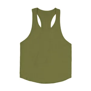 Gedetailleerde macro-weergave van olijfgroene heren fitness tanktop van ademend katoen