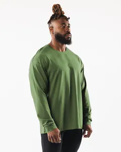 Locker sitzendes, olivgrünes Langarm-Sport-T-Shirt für Herren für Fitness und Laufen