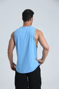 Πίσω όψη γαλάζιου αθλητικού αμάνικου t-shirt για ανδρική γυμναστική και προπόνηση.