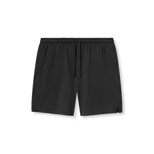 Detailansicht der schwarzen Mesh-Sportshorts mit praktischen Reißverschlusstaschen.