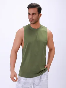 Legergroen mouwloos sporthemd voor heren voor workout en fitnesstraining in de gym