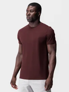 T-shirt de sport bordeaux pour hommes, coupe ajustée, col rond évacuant l'humidité