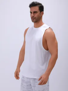 Zijaanzicht van wit vochtafvoerend heren fitness tanktop voor sport en training