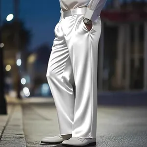 Witte herenpantalon met wijde pijpen van acetaatsatijn met hoge taille en luxe glans