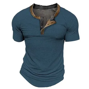 Camiseta Henley de manga corta para hombre con textura de canalé y cuello marrón contraste
