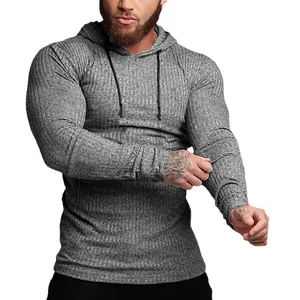 Ανδρικό slim fit γκρι ριγέ μπλουζάκι με κουκούλα και μακρύ μανίκι για γυμναστική