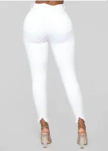 Vista posterior detallada de vaqueros pitillo blancos de tiro alto para mujer
