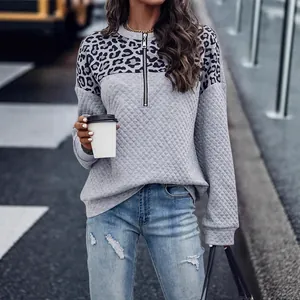 Sudadera acolchada informal para mujer con patchwork de leopardo y media cremallera