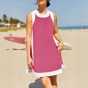 Casual women's pink and white color-block sleeveless crew neck top for summer beach