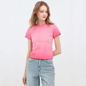 Slim fit women's pure cotton t-shirt with pink two-color gradient and short length