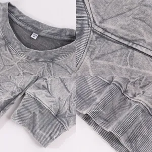 Vue détaillée d'un sweat-shirt gris 400g en molleton délavé à l'acide et à col rond