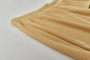 Detailansicht der hochwertigen Rippstruktur und des elastischen Bundes dieses Sets