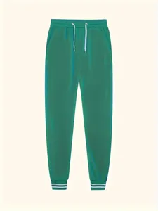 Vista dettagliata dei pantaloni verdi metallizzati con coulisse bianca e polsini a righe