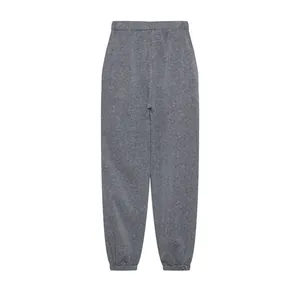 Zachte grijze joggingbroek met een elastische tailleband en geribbelde manchetten