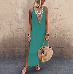 Boho αμάνικο μάξι φόρεμα με βαθιά λαιμόκοψη V, πλευρικό σκίσιμο και κέντημα