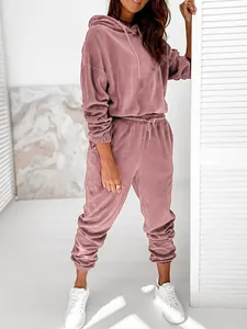 Comodo set da casa in velluto color malva con felpa e pantaloni da donna